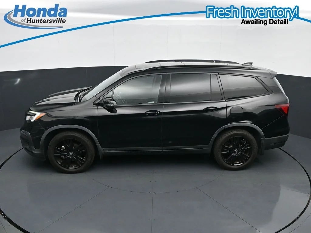 Used 2022 Crystal Black Pearl Honda Black Edition image 18