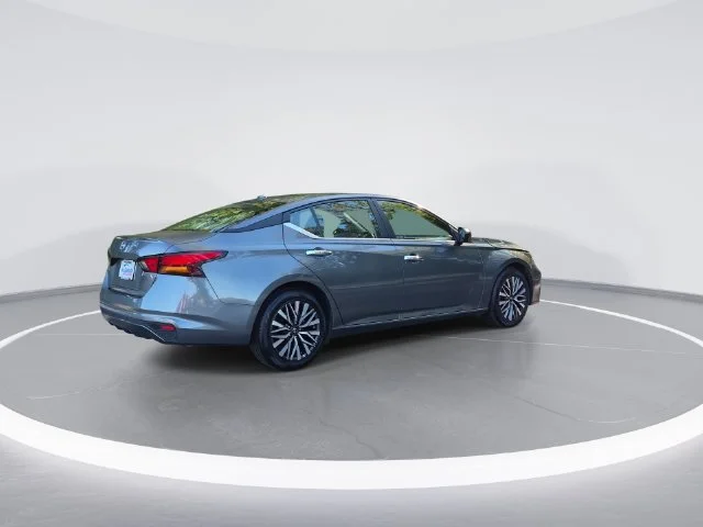 Used 2025 Gray Nissan 2.5 SV image 8