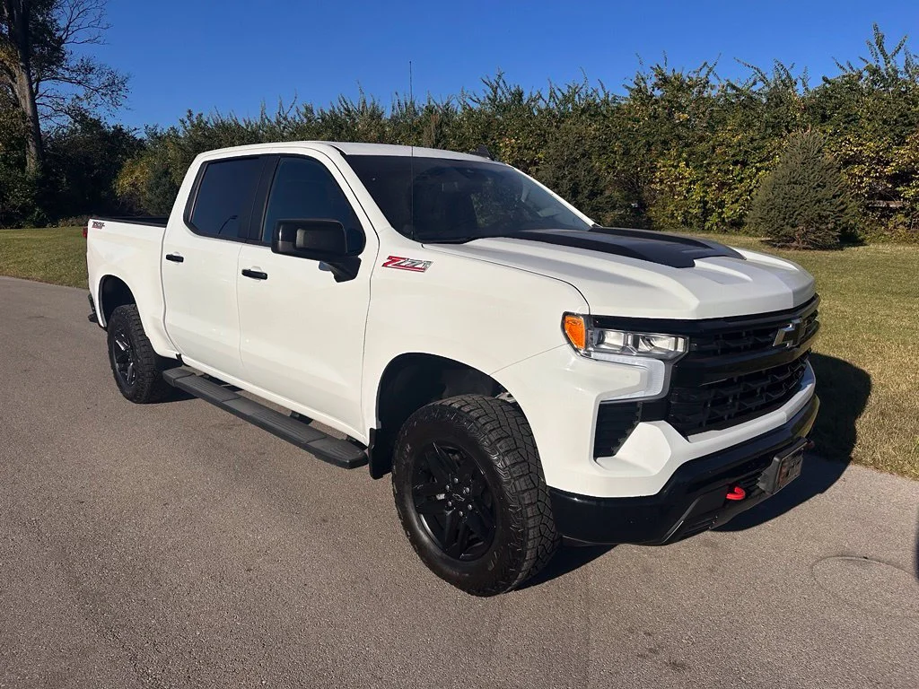Used 2024 Summit White Chevrolet LT Trail Boss image 1
