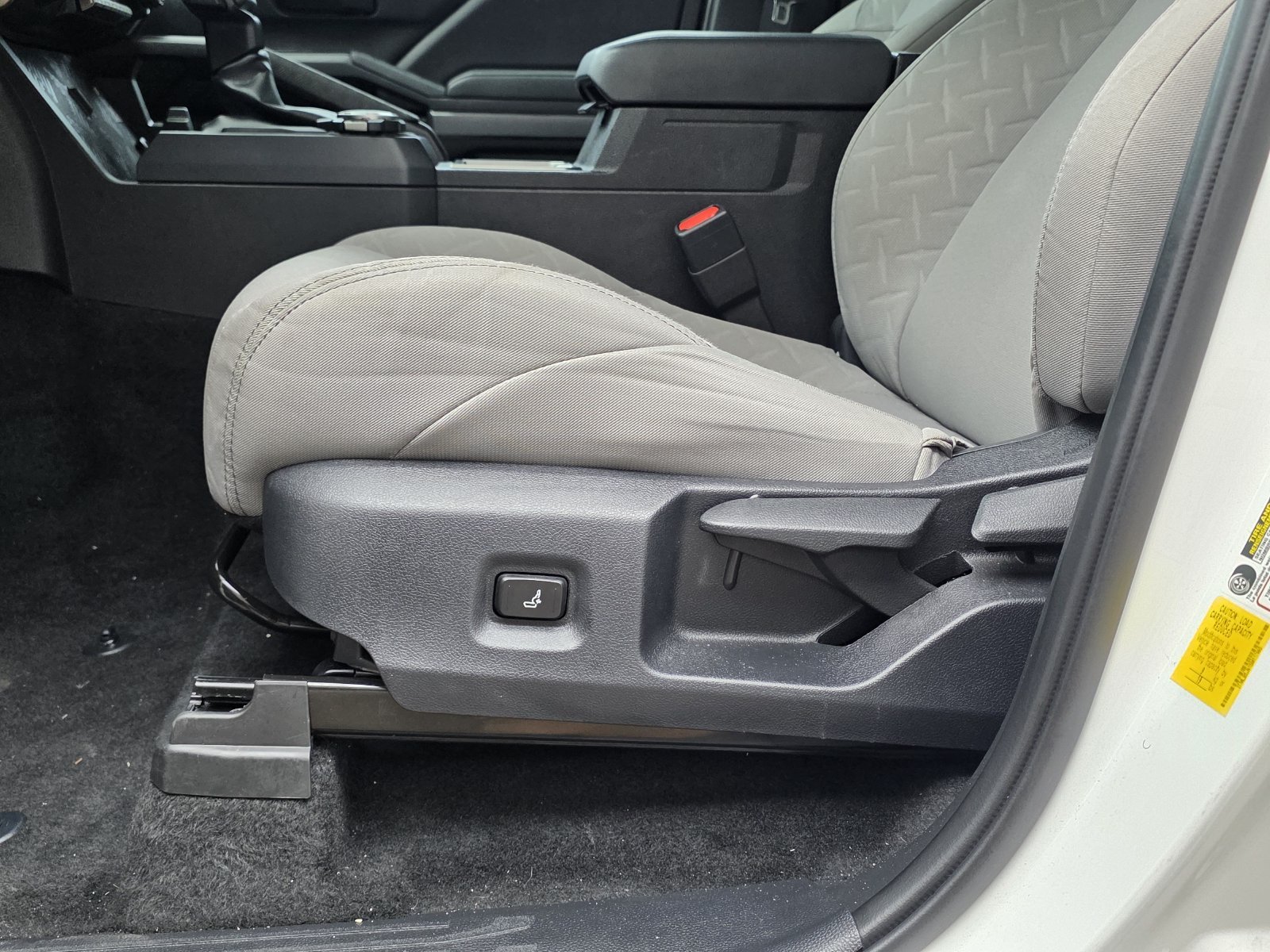 2025 Toyota Tacoma SR5 - Photo 14