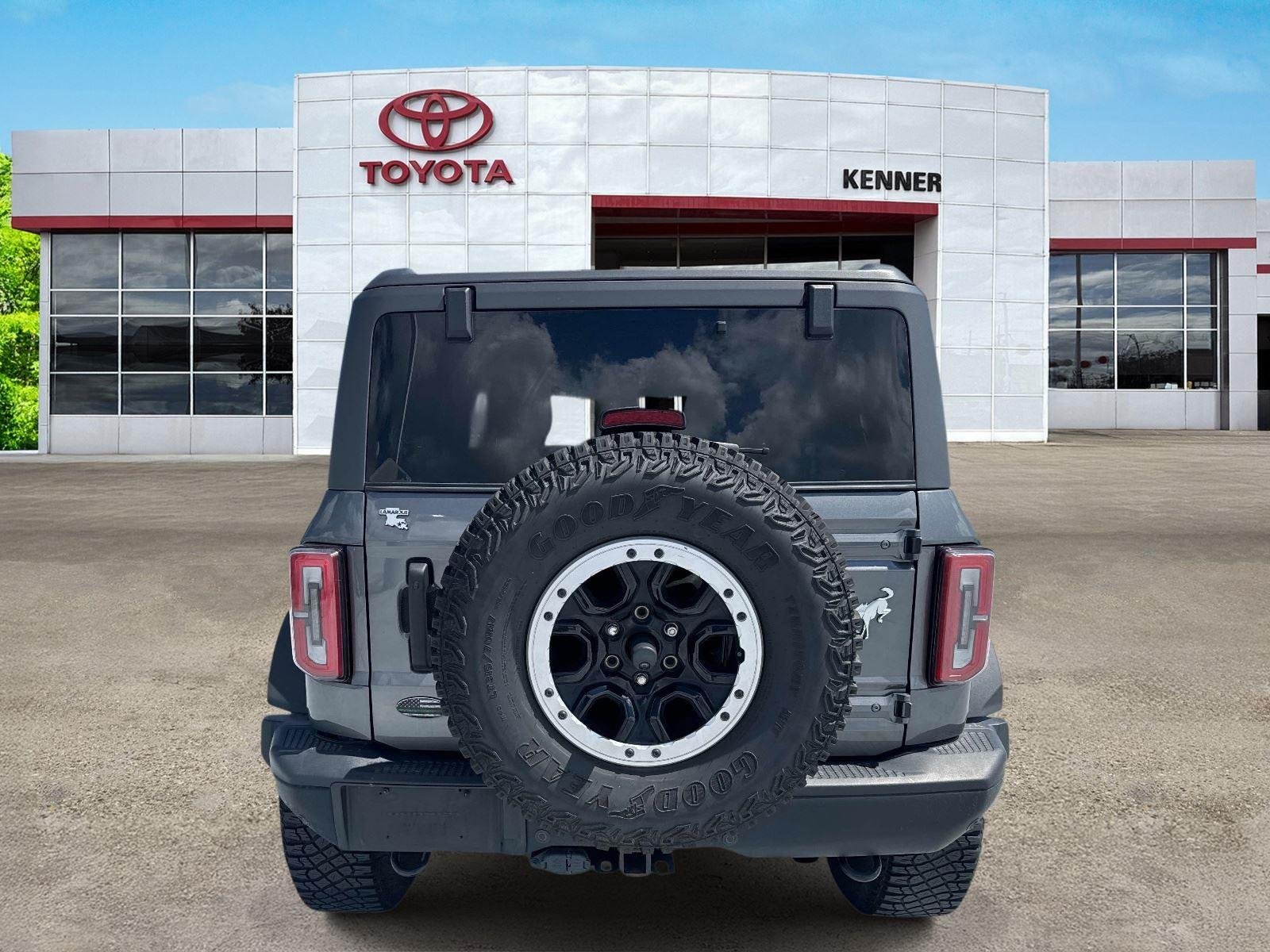 Used 2024 Carbonized Gray Ford Badlands image 5