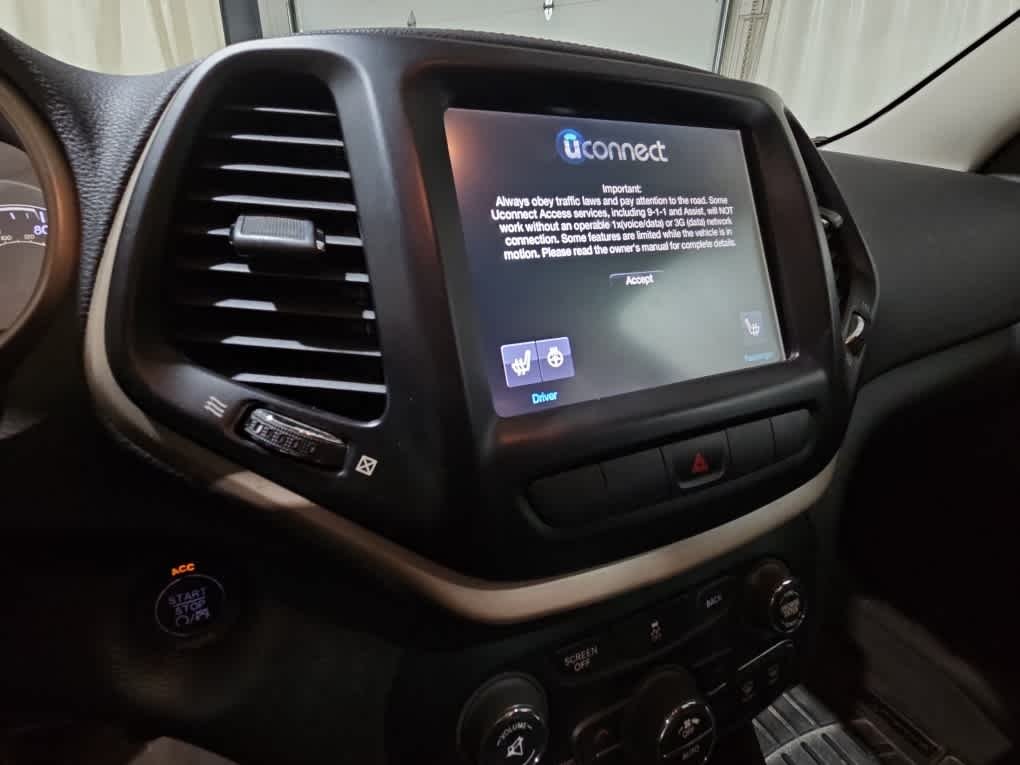 Used 2014  Jeep Limited image 6