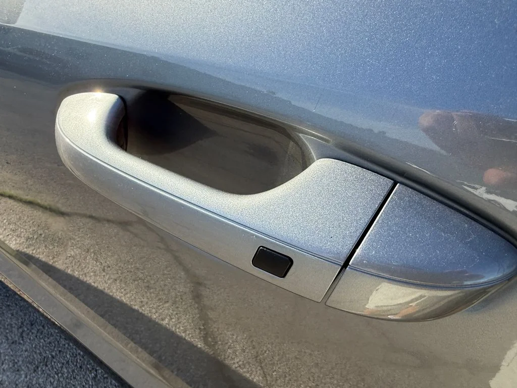 Used 2024 Gray Kia Wind image 27