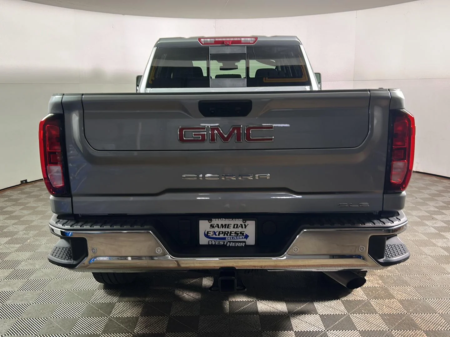 Used 2025 Sterling Metallic GMC SLE image 7