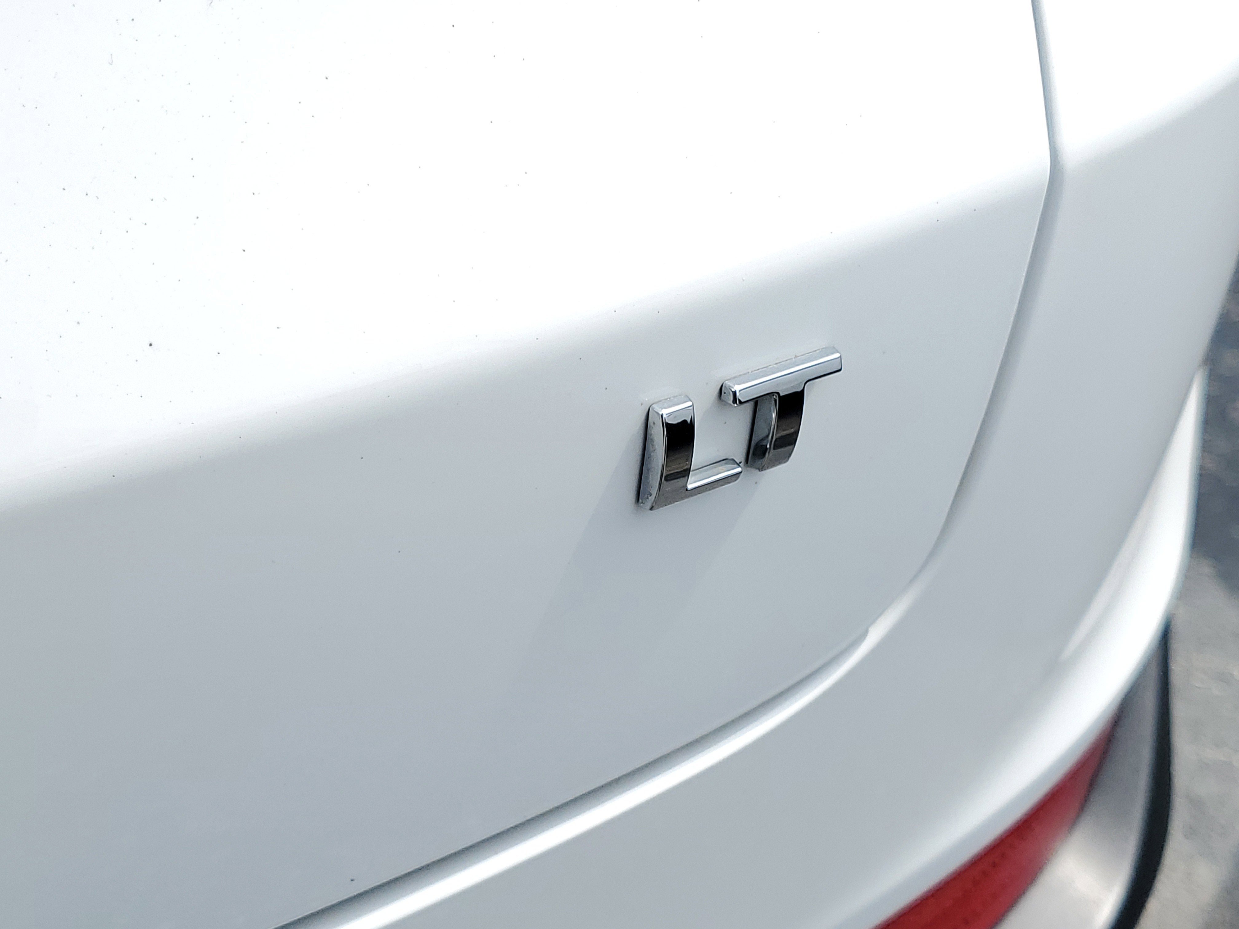 Used 2023 Summit White Chevrolet LT image 6