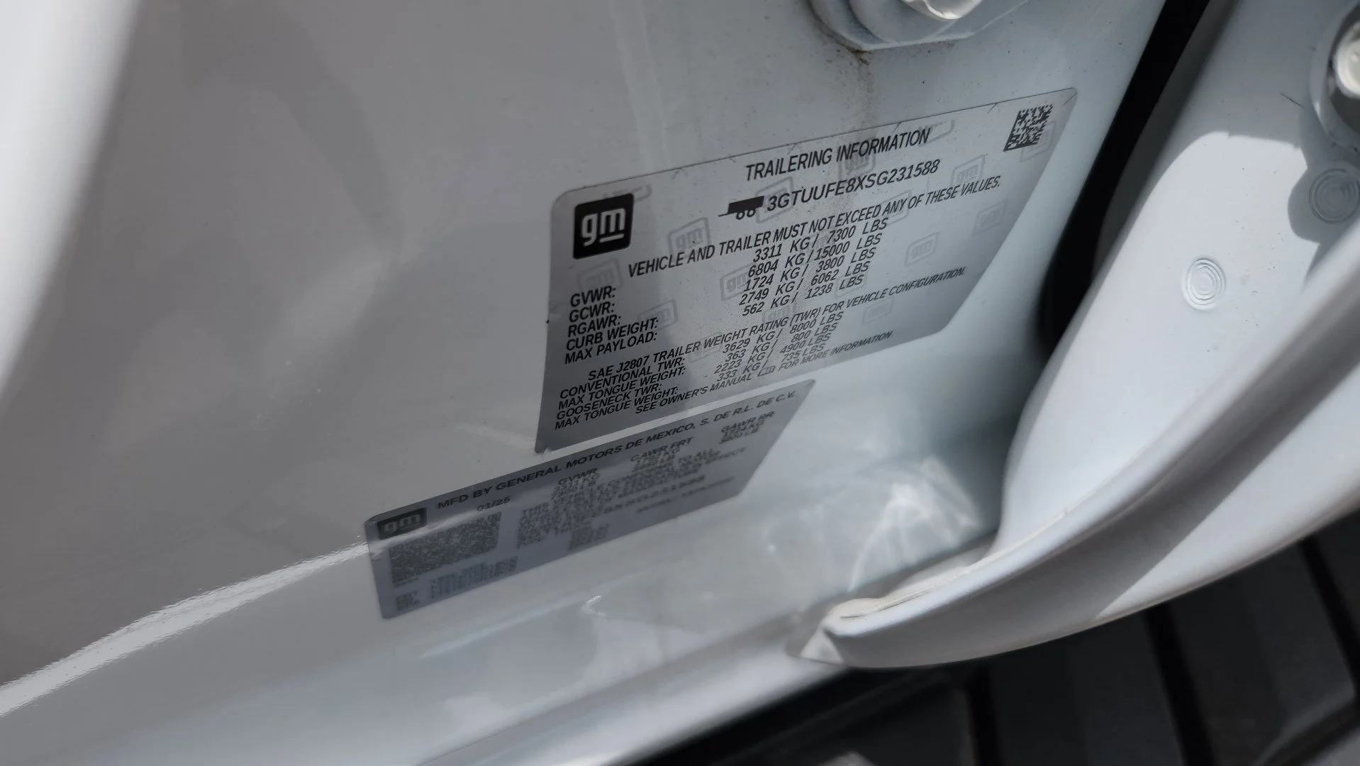 Used 2025 Summit White GMC AT4X image 16