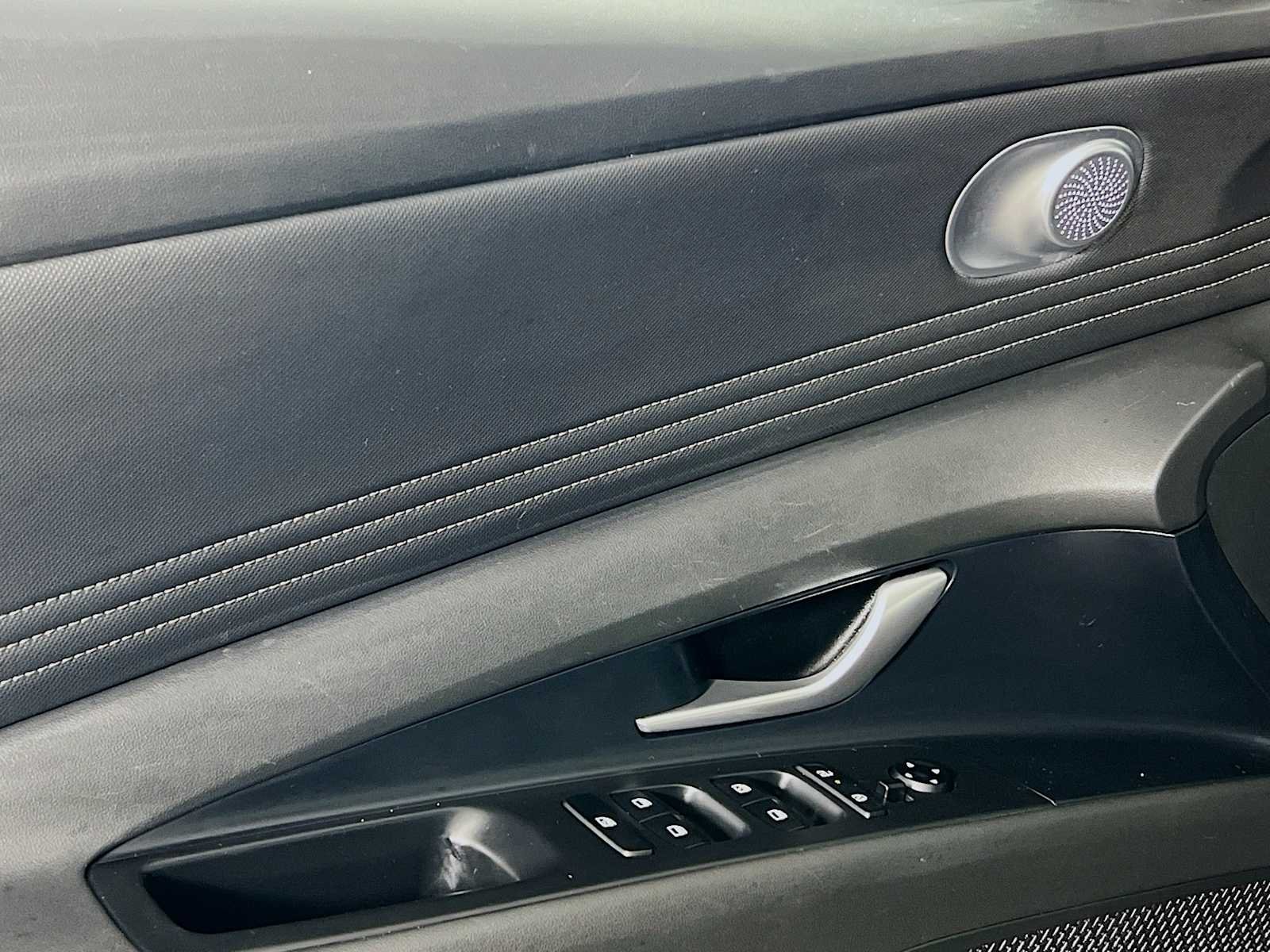 Used 2025 Abyss Black Hyundai SEL Convenience image 18