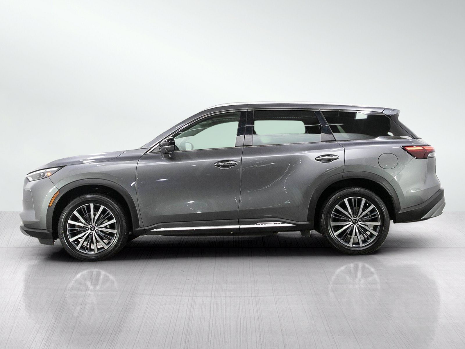 Used 2023 Graphite Shadow INFINITI Sensory image 2