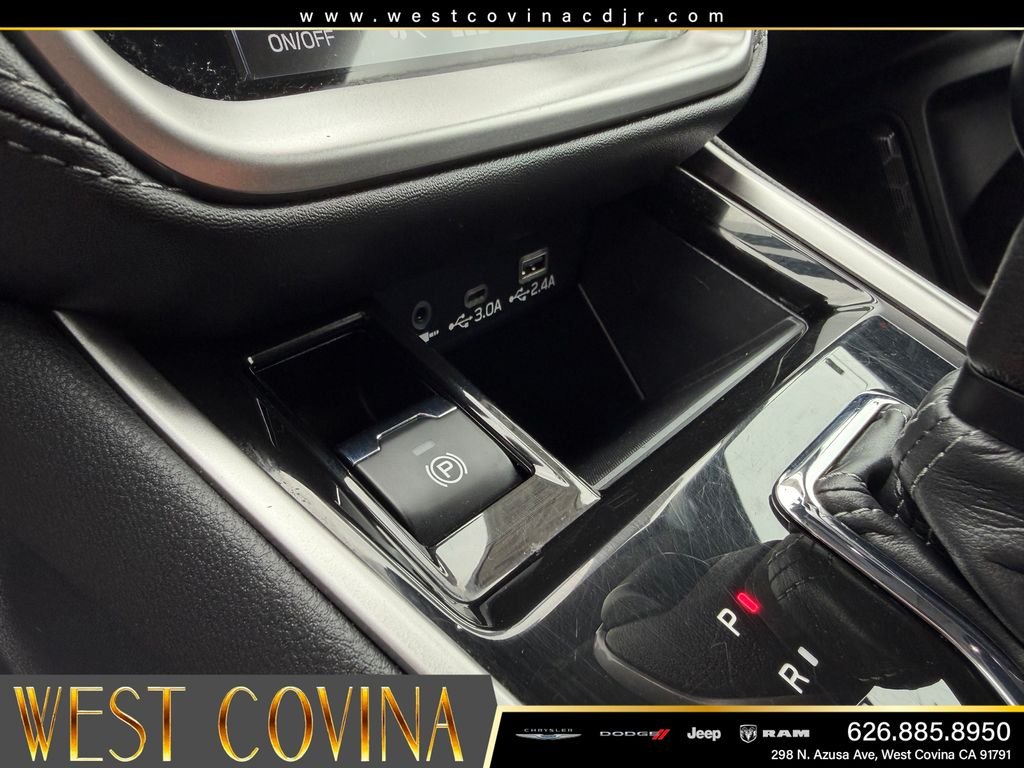 Used 2025 Silver Subaru Premium image 22