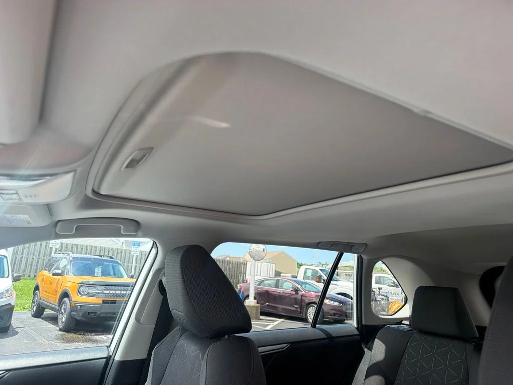 Used 2019 White Toyota XLE image 24