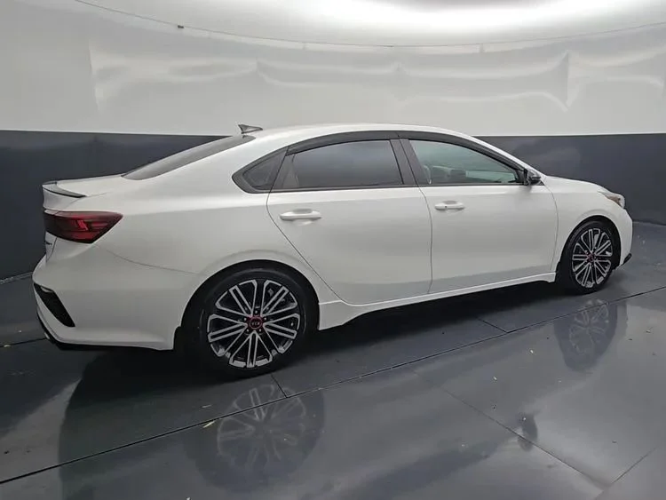 Used 2021  Kia GT Sedan 4D image 7