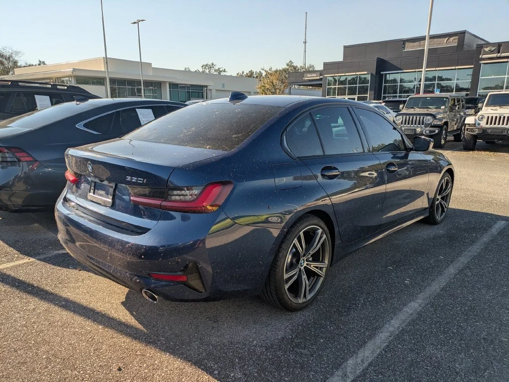 Used 2022 Blue BMW 330i image 2