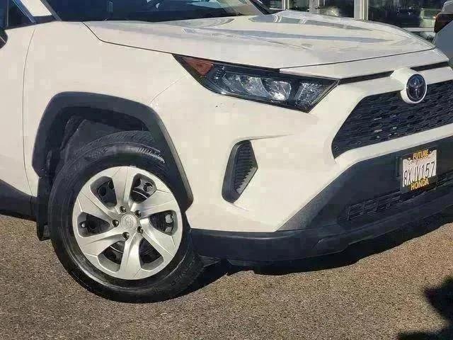 Used 2021 White Toyota LE image 9