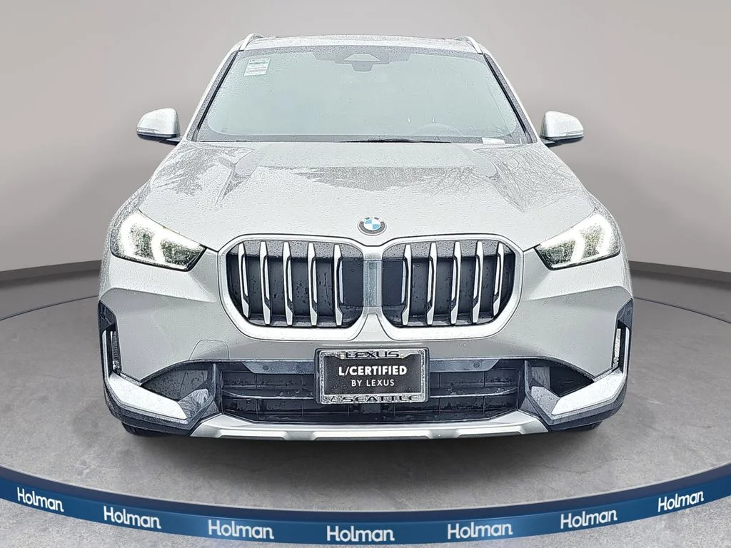 Used 2025 Silver BMW xDrive28i image 3