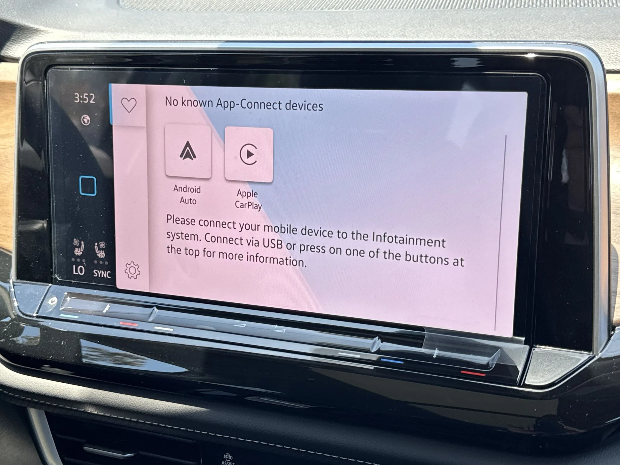New 2026 Pure Gray Volkswagen 2.0T SE w/Technology image 25