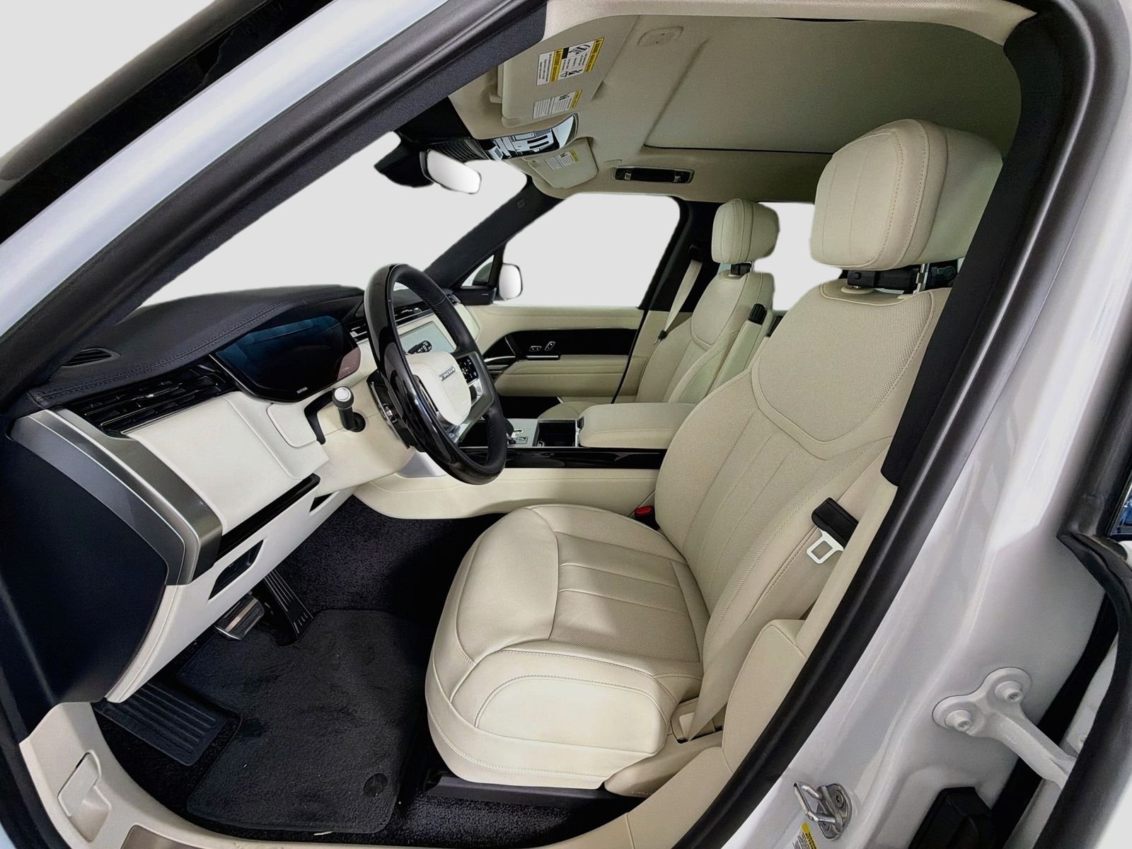 New 2026 Fuji White Land Rover SE image 23