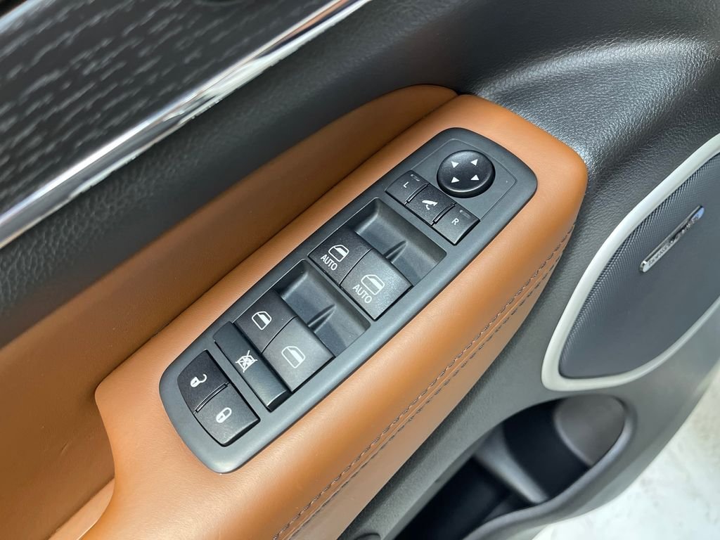 Used 2021 White Jeep Summit image 16