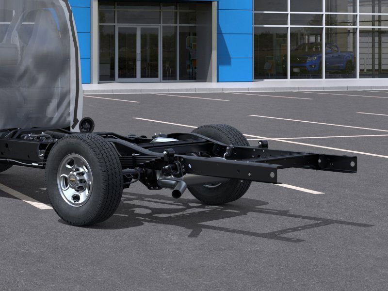 New 2026 Summit White Chevrolet 1WT image 11