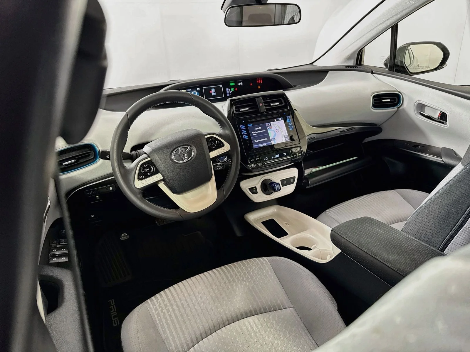 Used 2017 Beige Toyota Three image 18