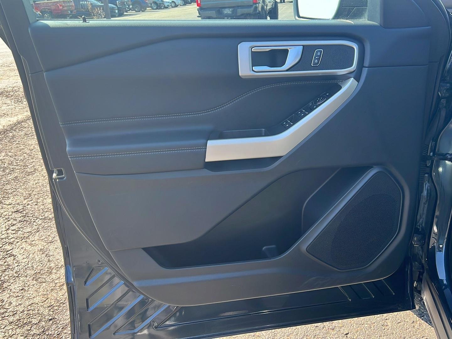 Used 2022 Blue Metallic Ford XLT image 6