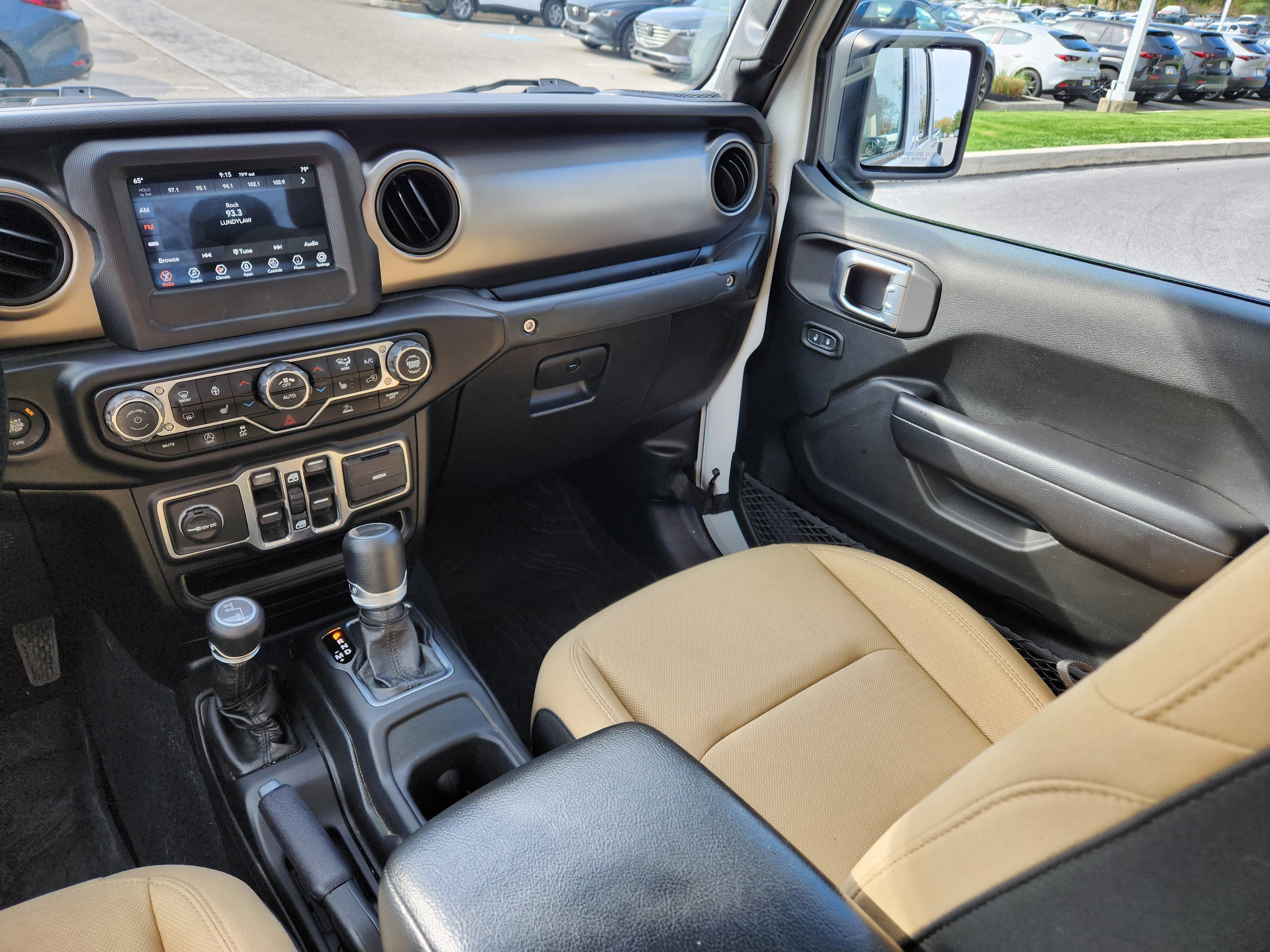Used 2020 Bright White Clearcoat Jeep Sport image 14