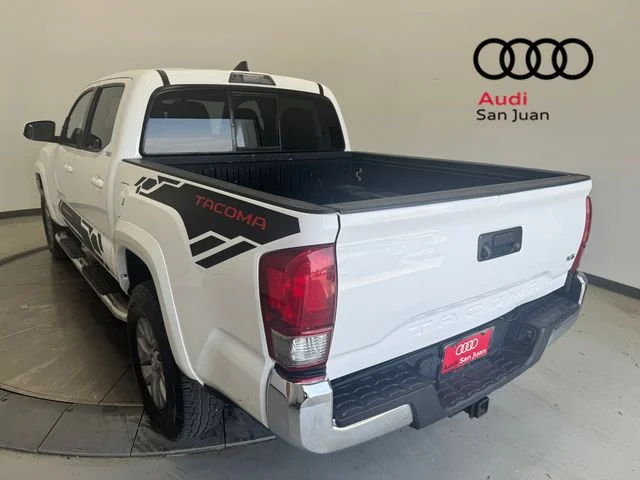 Used 2017 White Toyota SR5 image 34