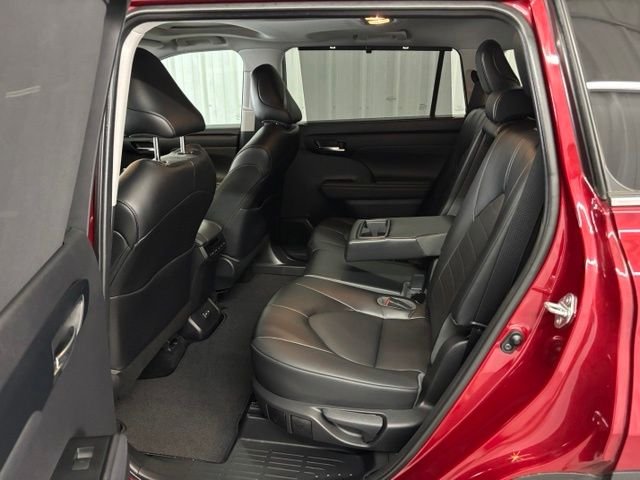 Used 2022 Red Toyota XLE image 12