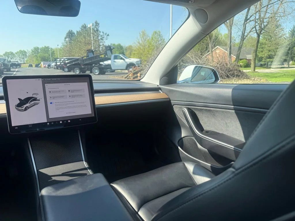 Used 2020 White Tesla Long Range image 38