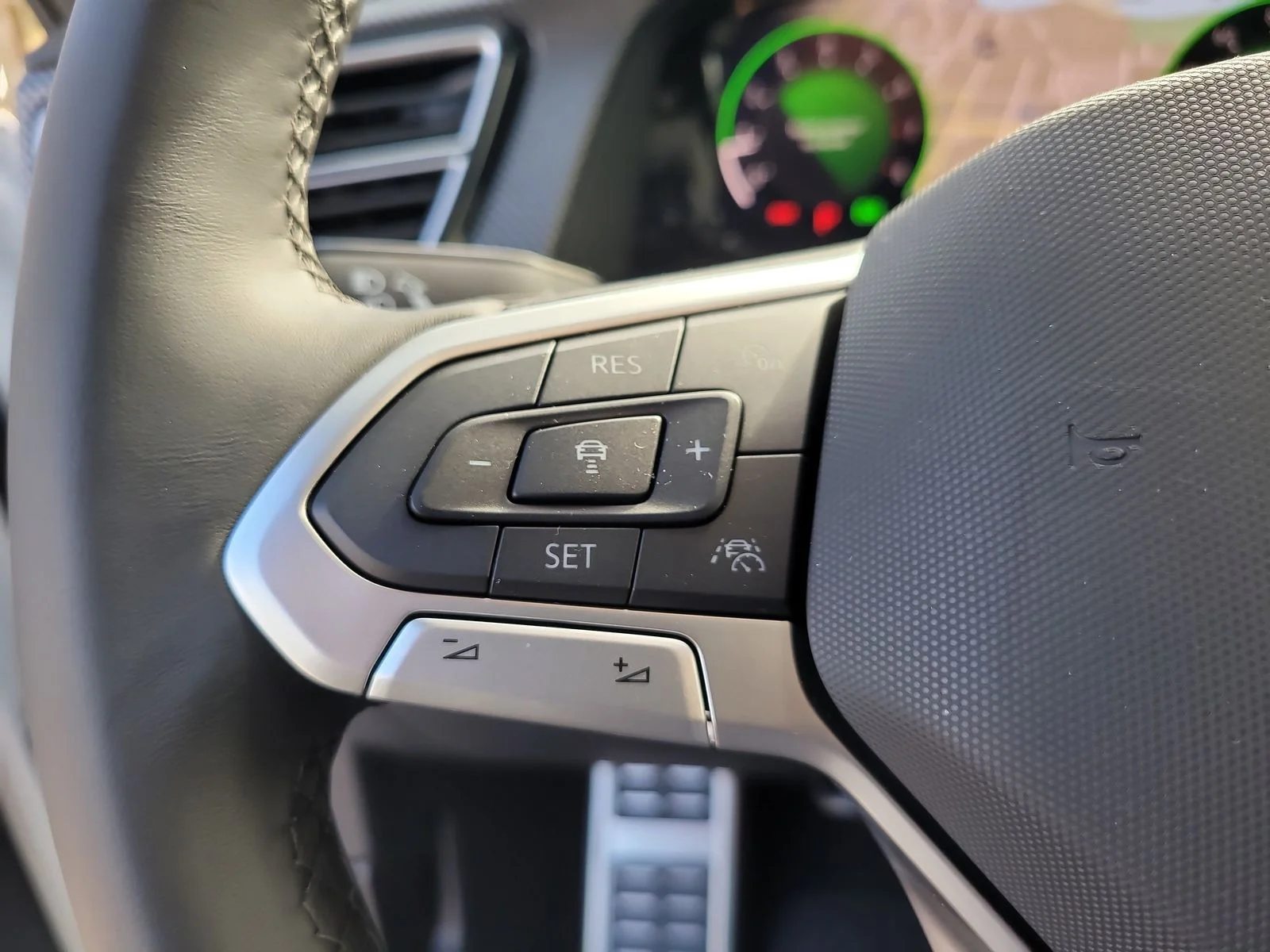 2026 Volkswagen Atlas Cross Sport SEL R-LINE - Photo 29