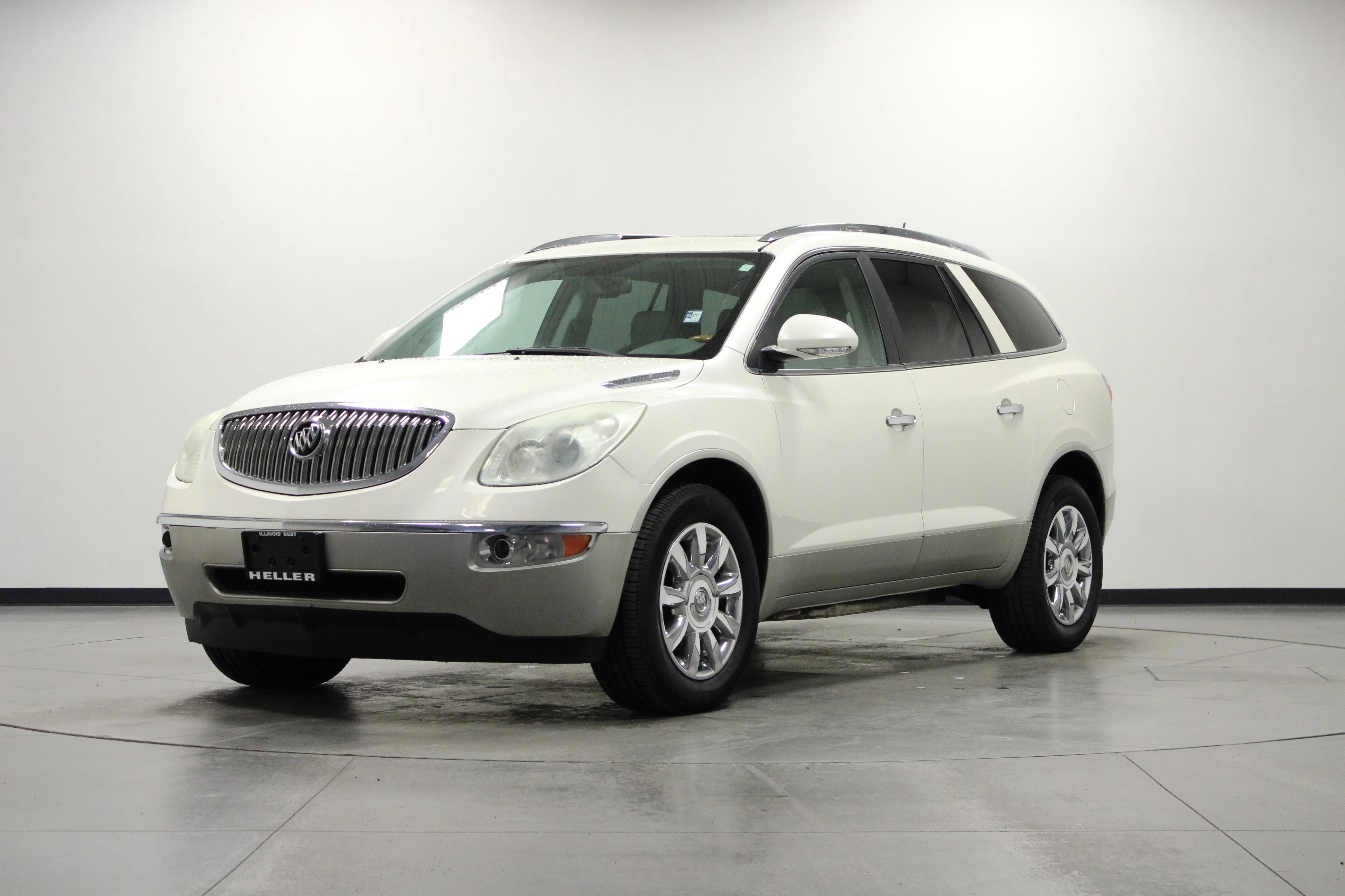 Used 2011 White Diamond Clearcoat Buick CXL image 8