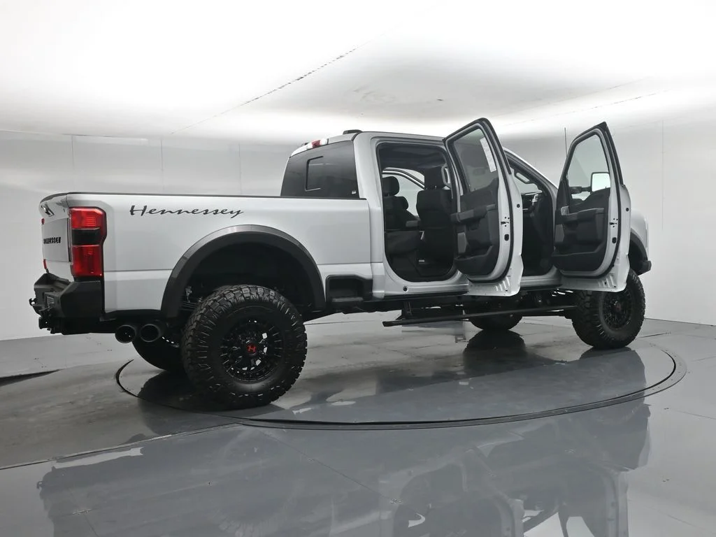 New 2026 Avalanche Ford Lariat image 5