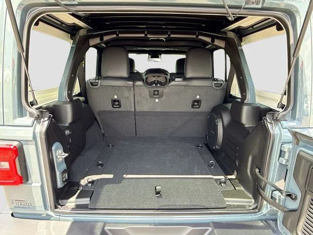 New 2026 Anvil Clear-Coat Exterior Paint Jeep Sahara image 6