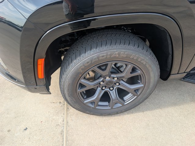 New 2026 High Gloss Black Exterior Paint Jeep Limited Altitude image 9
