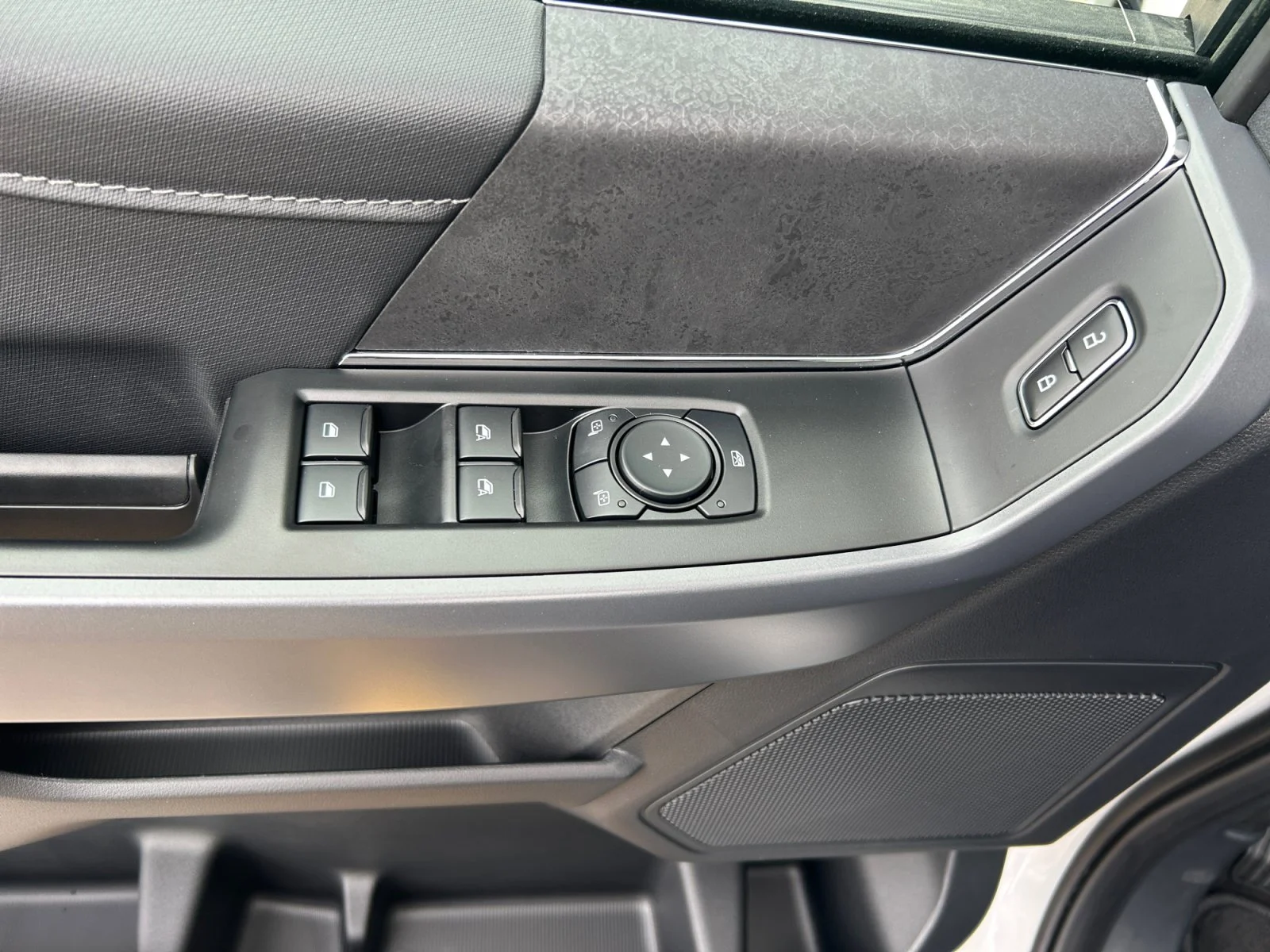New 2026 Oxford White Ford XLT image 17