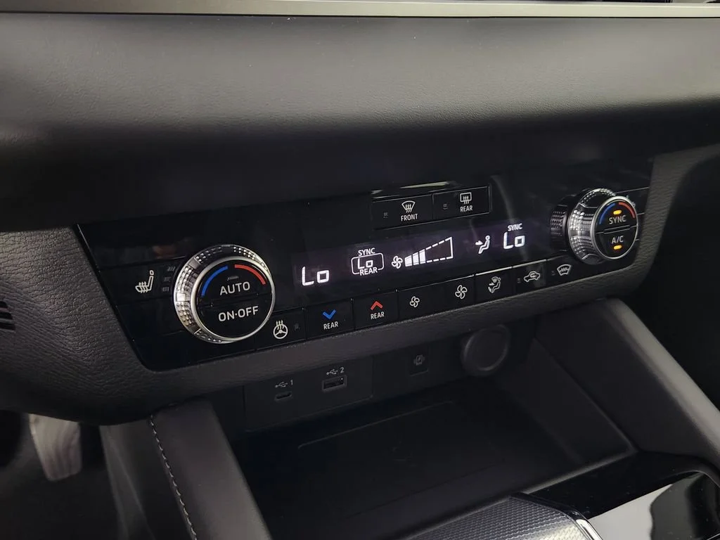 New 2026 Gray Nissan Platinum image 18