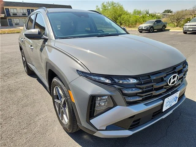 New 2026 Hampton Gray Hyundai SEL image 6