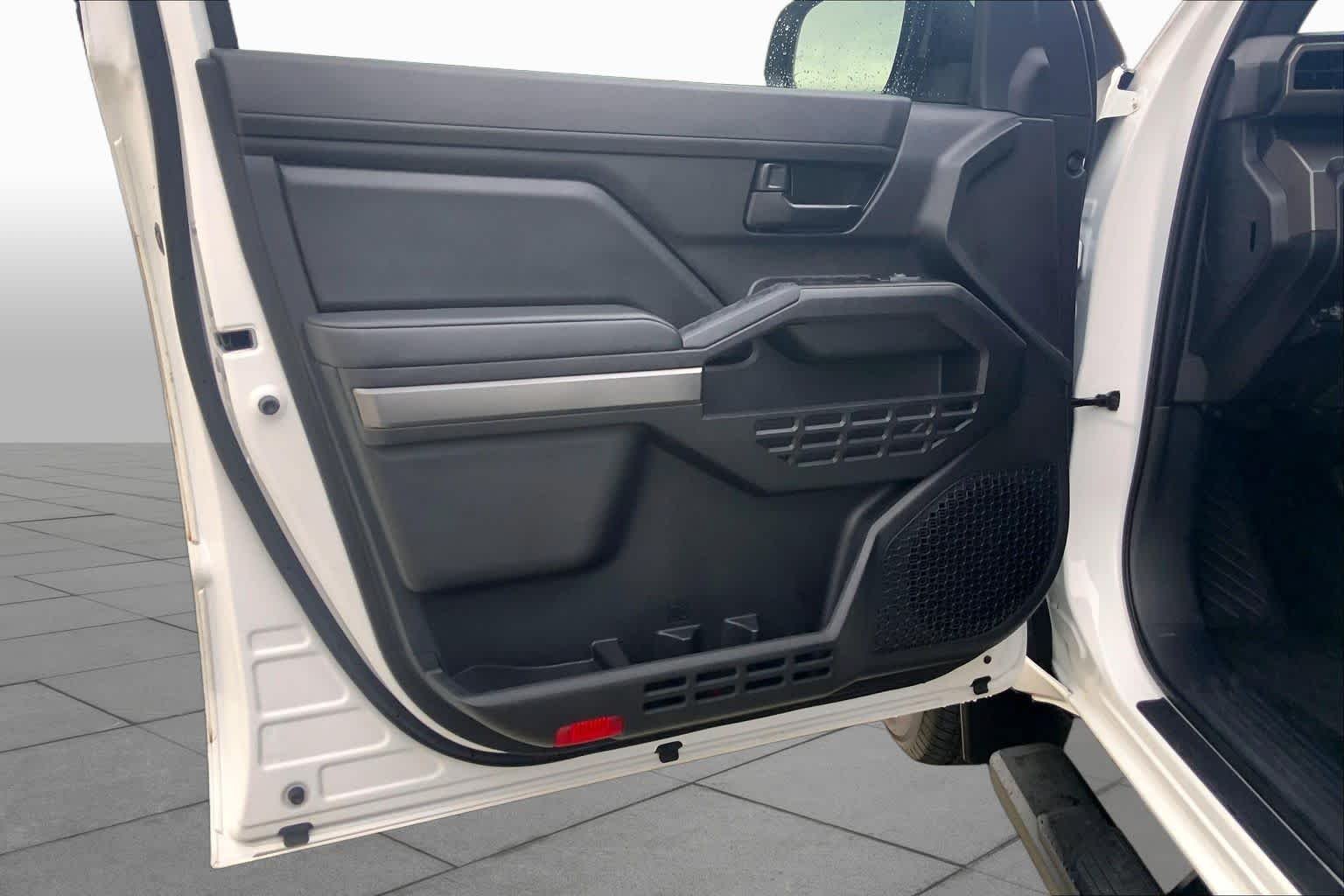 Used 2024 Ice Cap Toyota SR5 image 21