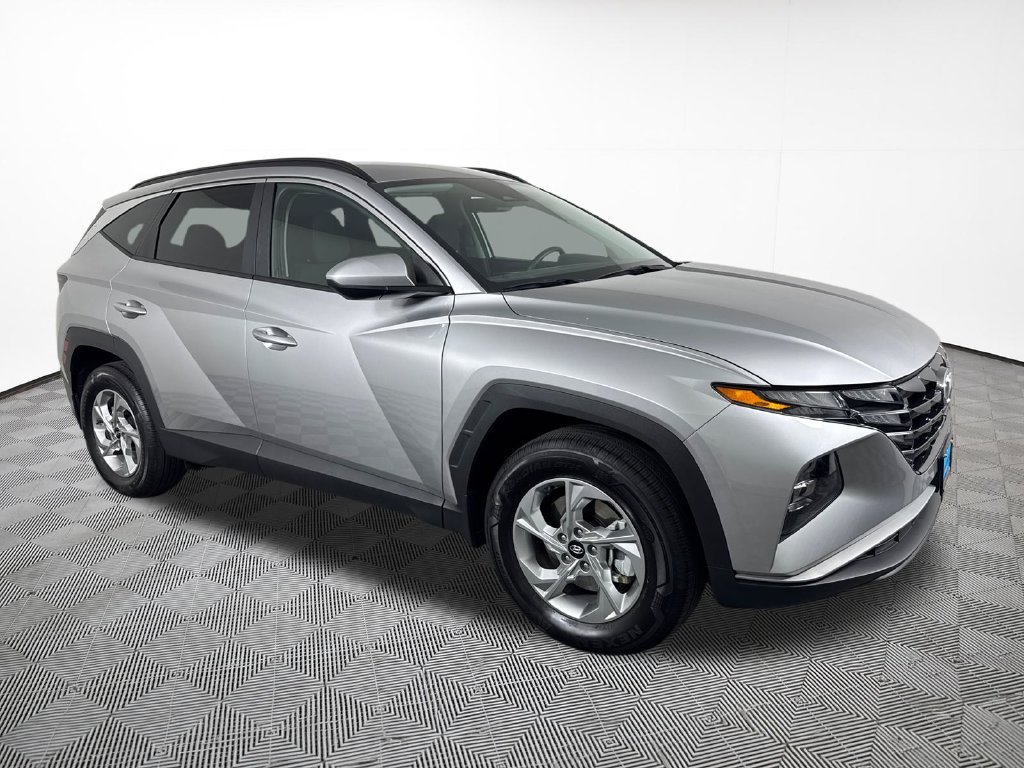 Used 2024 Silver Hyundai SEL image 5