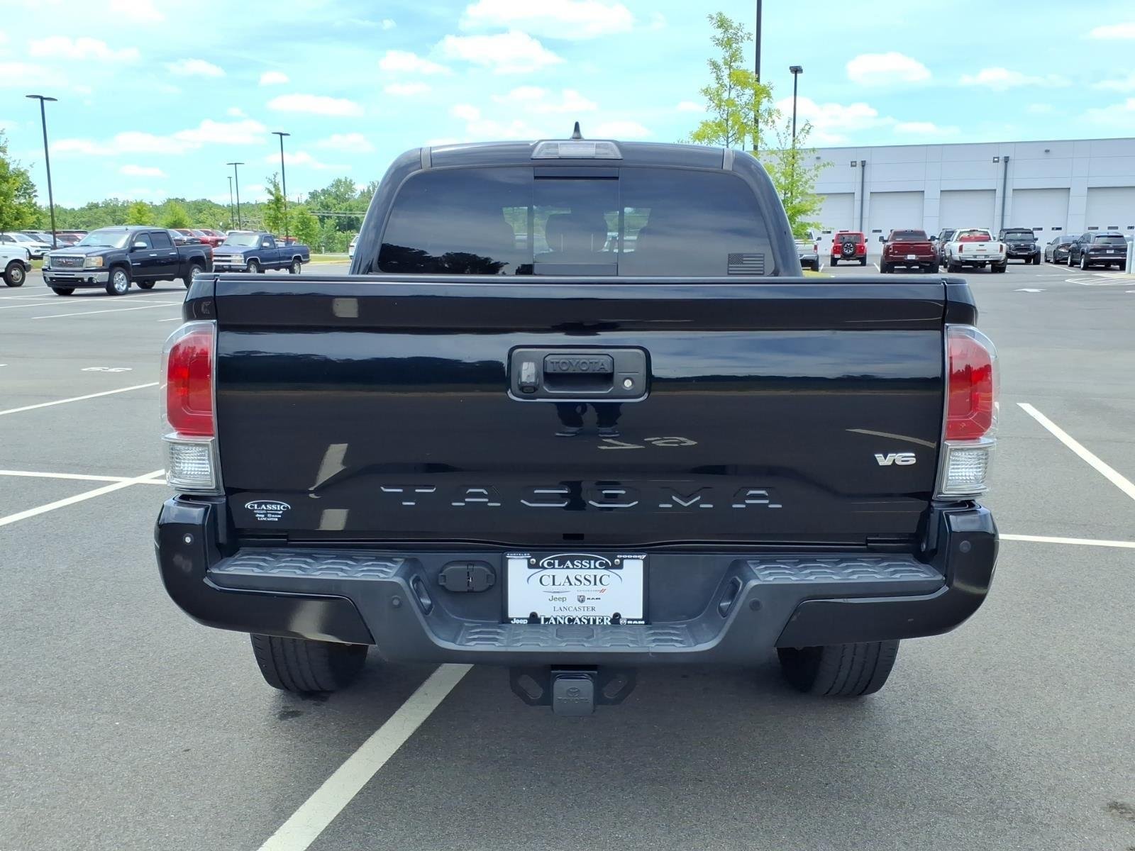 Used 2018 Midnight Black Metallic Toyota Limited image 17