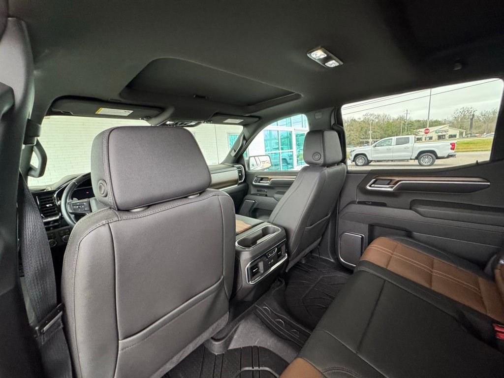 Used 2025 Beige Chevrolet High Country image 22