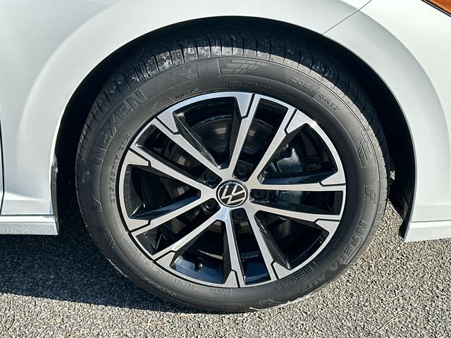 New 2026 White Volkswagen 1.5T Sport image 12