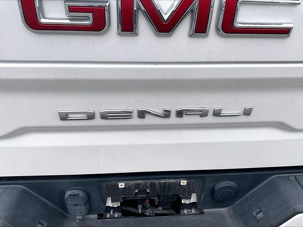 Used 2020 White Frost Tricoat GMC Denali image 28