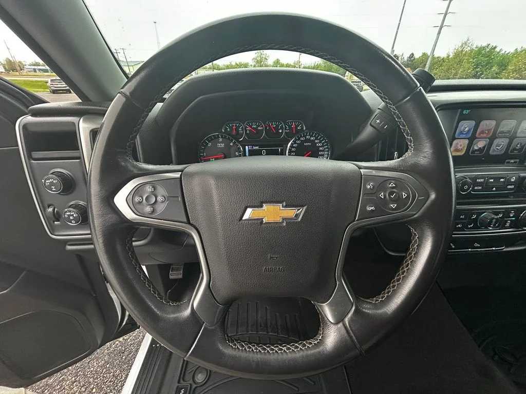 Used 2018 White Chevrolet LT image 29