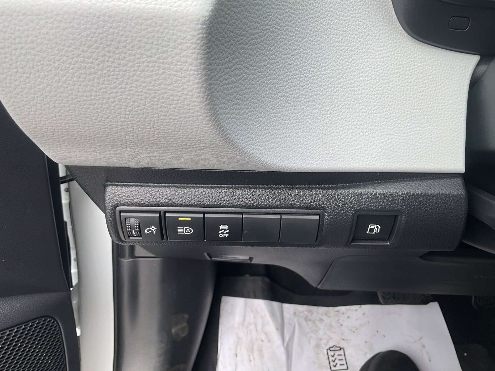 Certified Used 2026 Ice Toyota Hybrid SE image 20