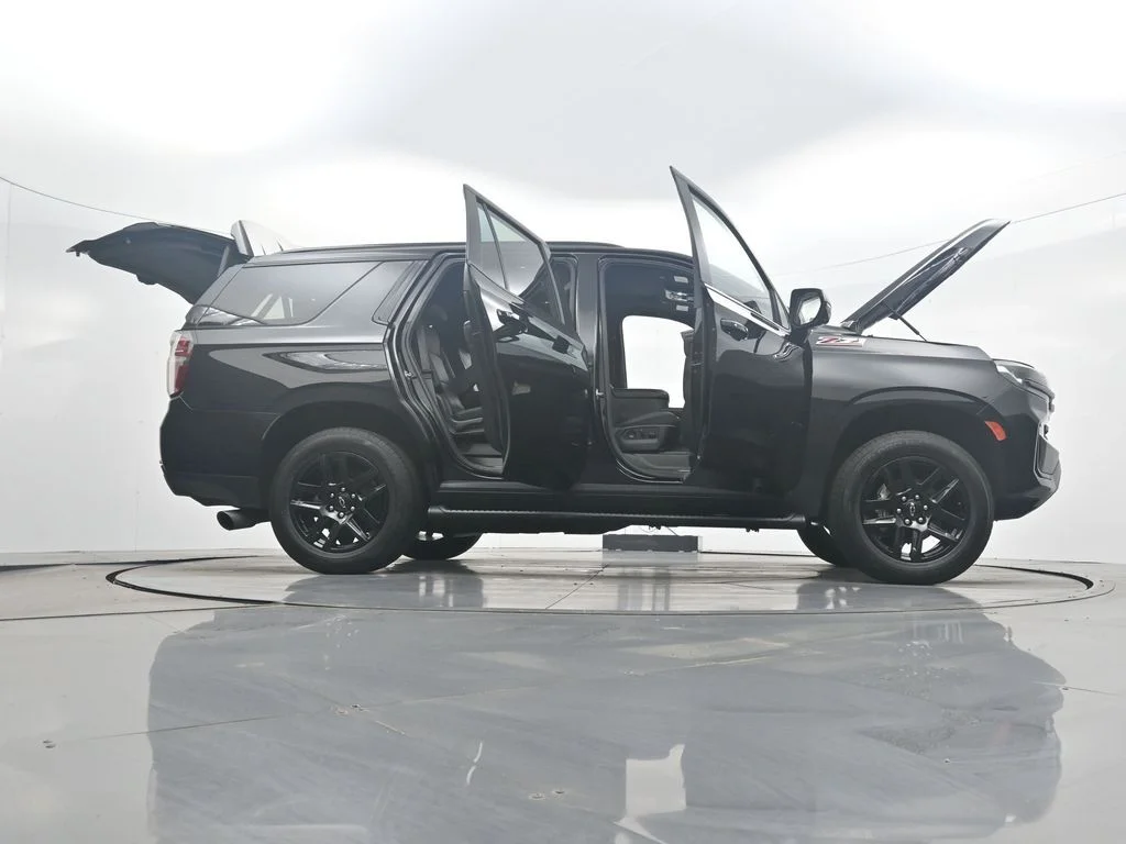 Used 2022 Black Chevrolet Z71 image 43