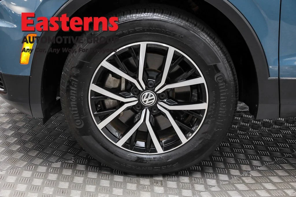 Used 2021 Blue Volkswagen 2.0T SE image 30