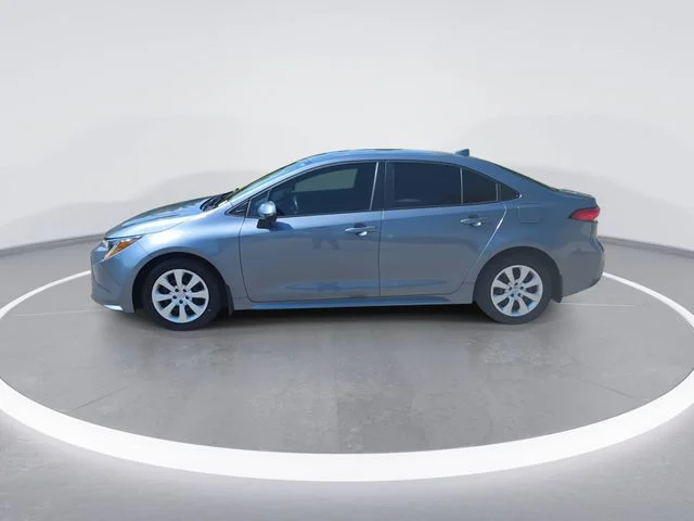 Used 2025  Toyota LE image 5