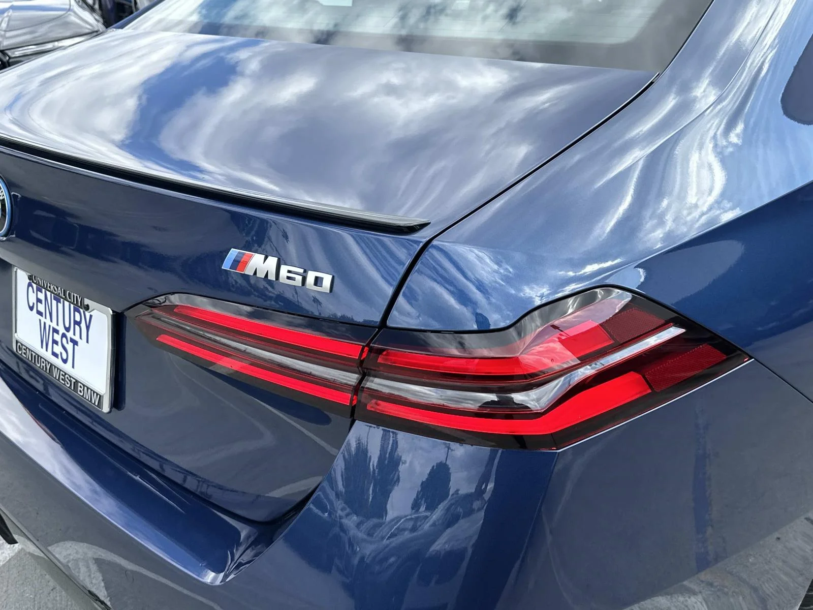 New 2026 Phytonic Blue Metallic BMW M60 image 5