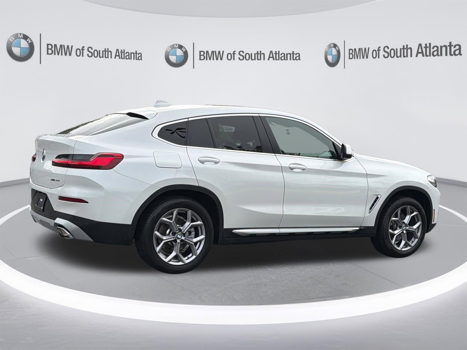 Used 2025 Mineral White Metallic BMW xDrive30i image 30