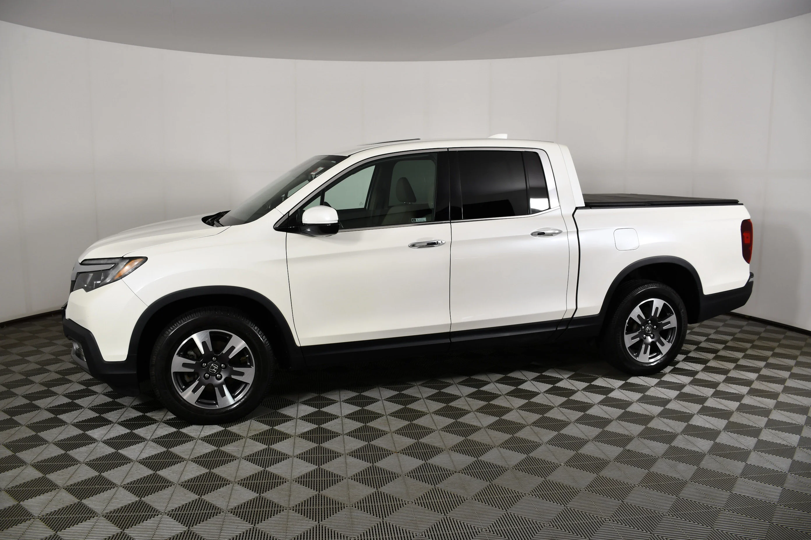 Used 2019 White Diamond Pearl Honda RTL-E image 9